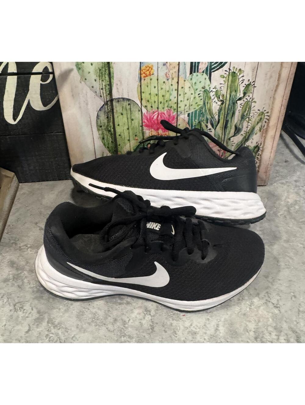 Nike Revolution 6 Next Nature Running Shoe Women's Size 6 Black - Picture 2 of 7
